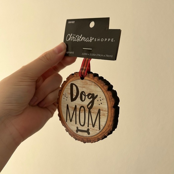 “Dog Mom” Christmas Ornament (NWT – The Christmas Shoppe) - Picture 2 of 3